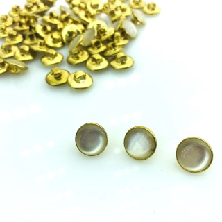 Guzik Perłowy 12mm w Złotej Oprawie – Elegancki Grzybek na Stopce